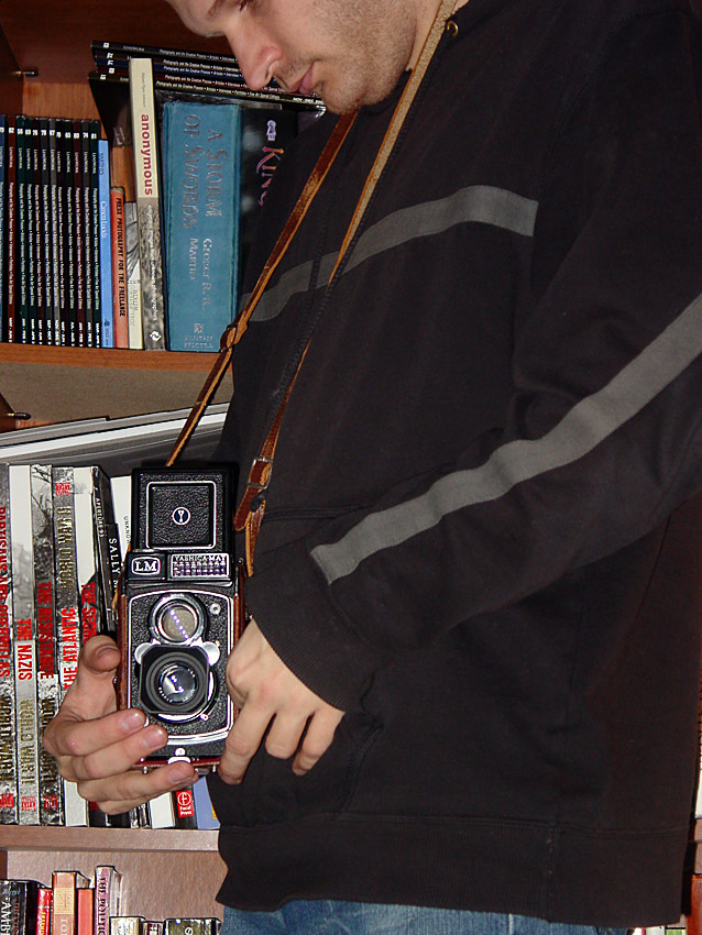 90 degree TLR shooting