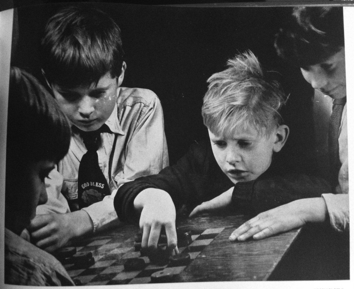 Esther Bubley - Checkers