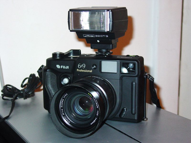Fuji GW690III with Metz CT3