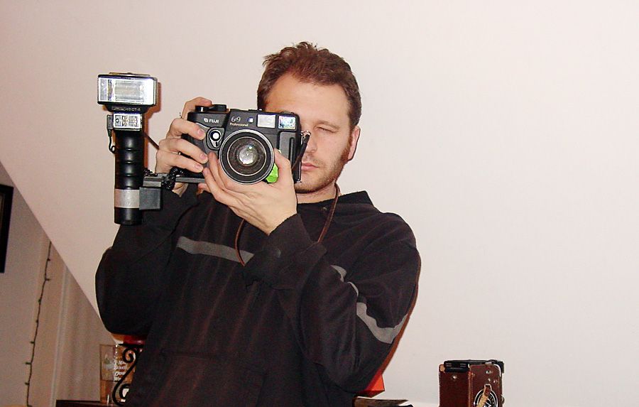 Fuji GW690III with Metz CT4 Flash - Shooting