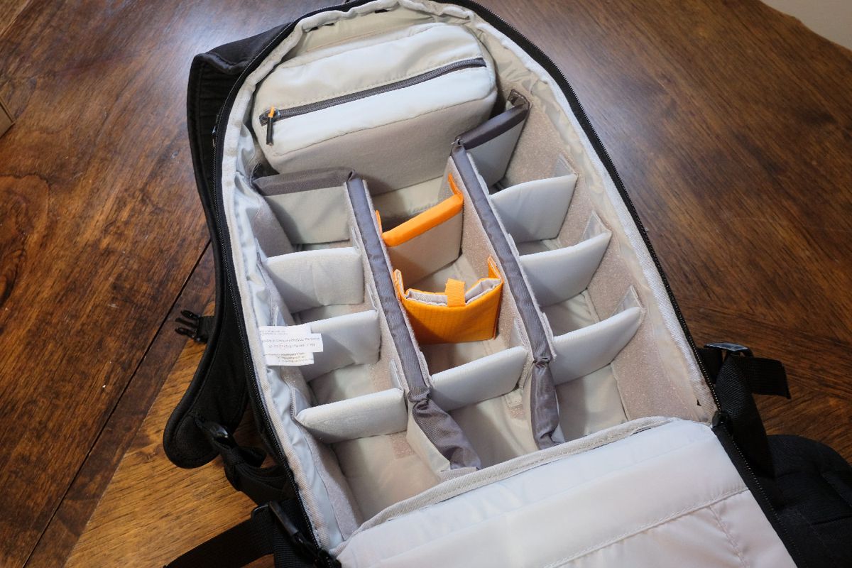 Lowepro 400 Flipside - default configuration
