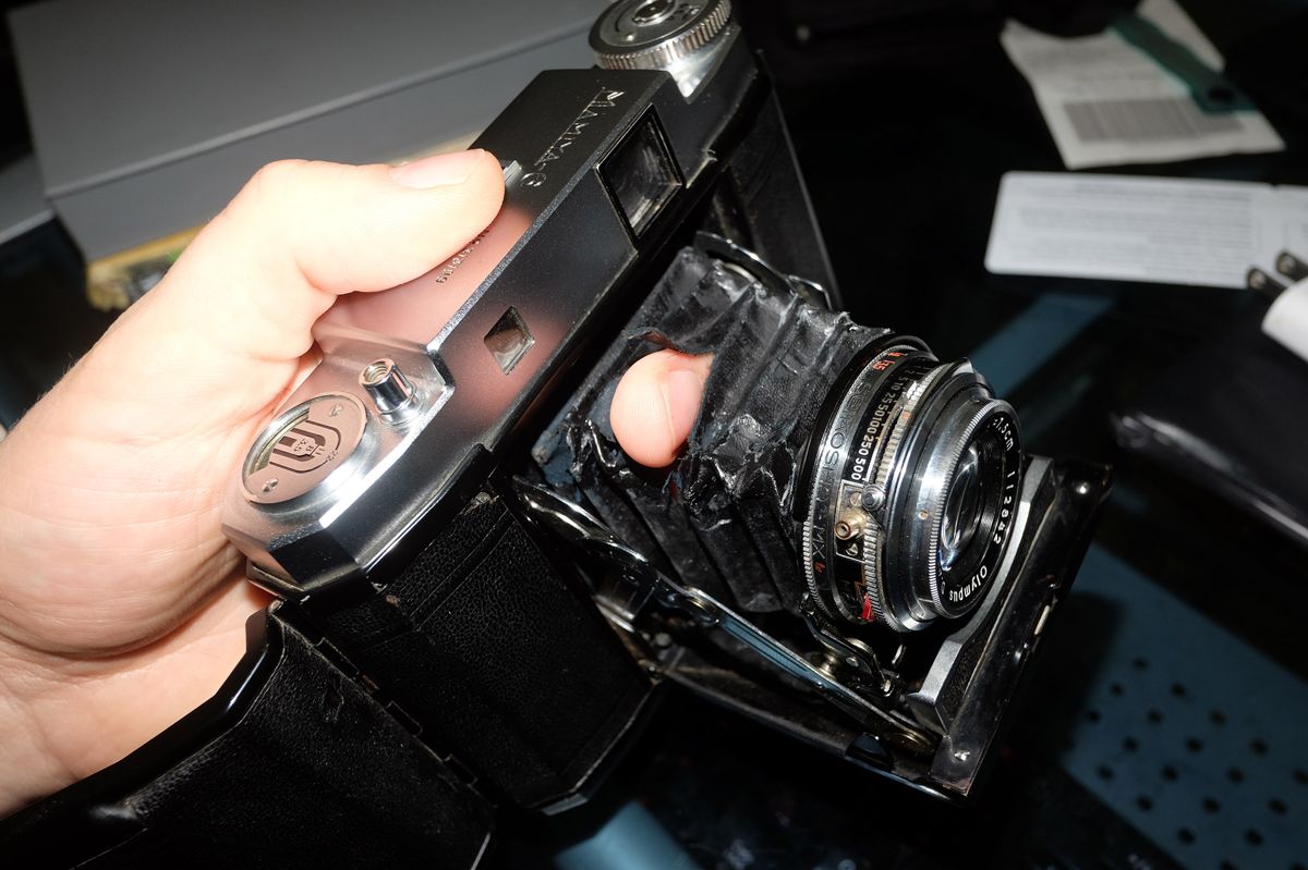 Mamiya 6 Automat - Broken Bellows