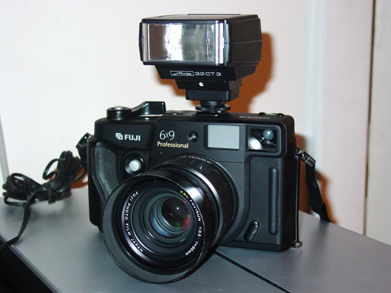 Fuji GW690III with Metz CT3